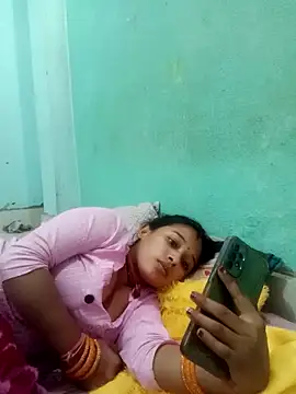 Snapshot of Surajpuja79 chatting on 02-17-26, 08:44 Surajpuja79 online show from 02-17-26, 08:44