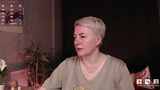 Snapshot of Nika_Smit chatting on 07-11-26, 04:57 Nika Smit online show from 07-11-26, 04:57