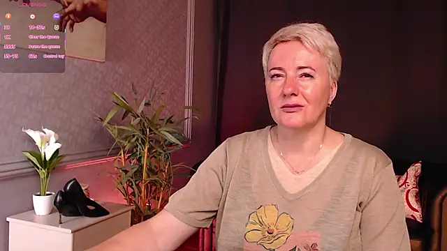 Snapshot of Nika_Smit chatting on 07-12-26, 05:19 Nika Smit online show from 07-12-26, 05:19