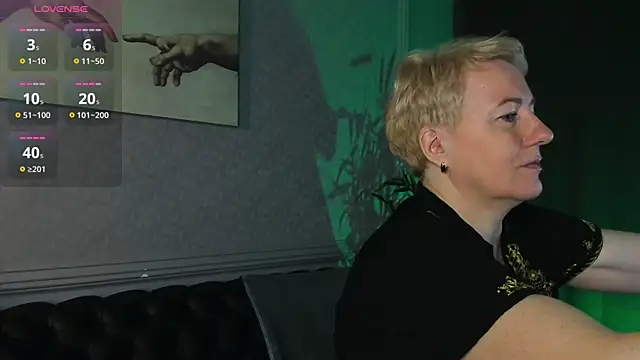 Nika Smit online show from 11-30-25, 04:57