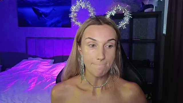 Megan Kira online show from 02-06-26, 01:40