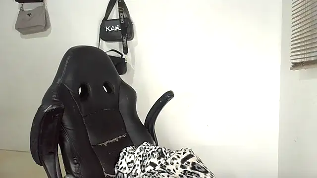 bigcrisblack online show from 10-04-25, 04:03