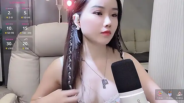 yoyo520- online show from 11-08-25, 06:22