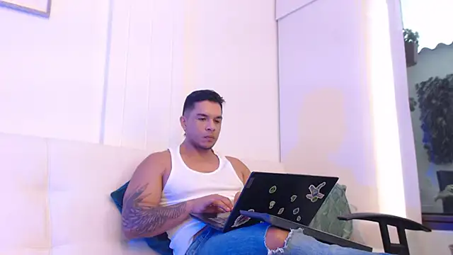 estebandelouis online show from 03-05-25, 02:34