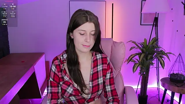 Hailey Green online show from 11-24-25, 09:48