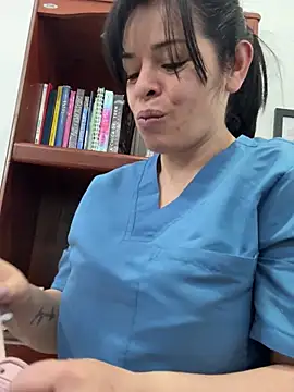 Snapshot of NATHALIA-28_ chatting on 05-11-26, 04:04 NATHALIA-28 online show from 05-11-26, 04:04