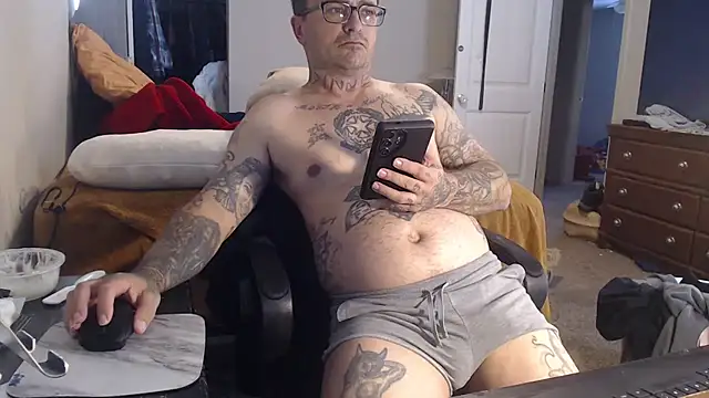 Snapshot of dadbod1178 chatting on 12-15-24, 08:25 dadbod1178 online show from 12-15-24, 08:25