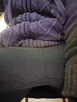 Snapshot of lapa525 chatting on 12-13-24, 10:34 lapa525 online show from 12-13-24, 10:34