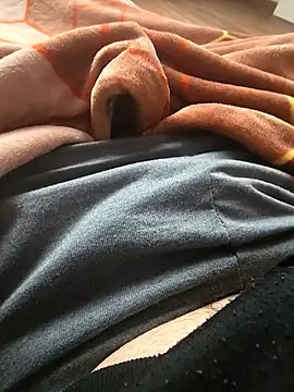 Snapshot of lapa525 chatting on 02-13-25, 01:59 lapa525 online show from 02-13-25, 01:59