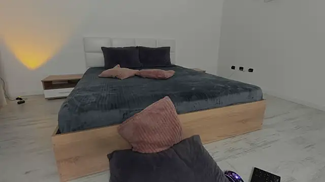 IvyKaelani online show from 03-08-25, 04:17