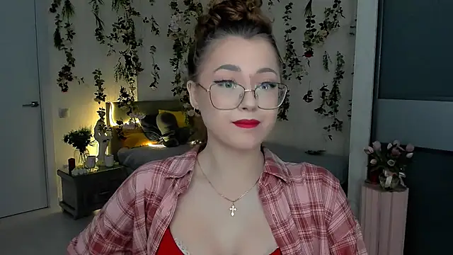 SereneFlame online show from 04-21-26, 04:02