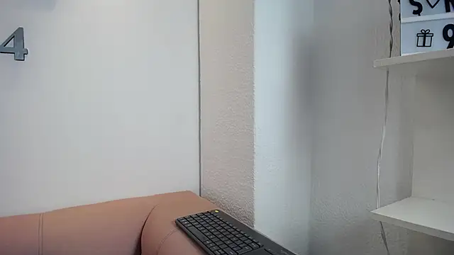 1Sloppy Fox4 online show from 12-15-25, 05:02