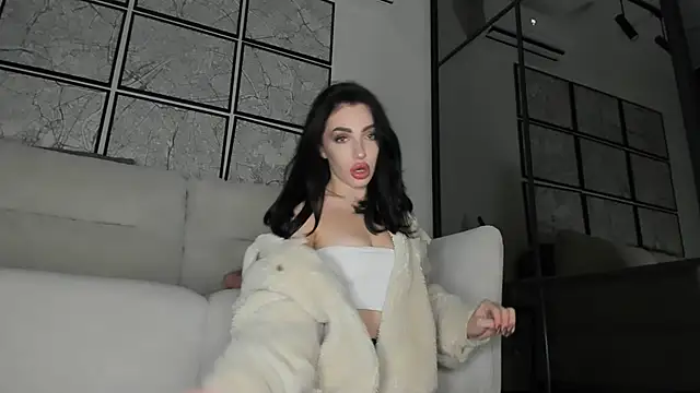 NancyLovee  online show from 10-04-25, 09:16