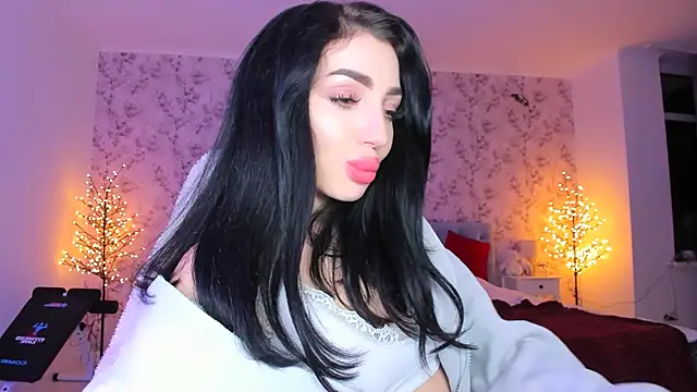 NancyLovee  online show from 01-12-26, 08:36