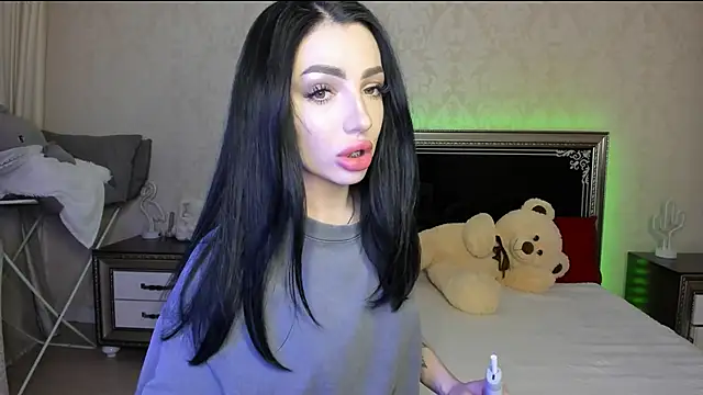 NancyLovee  online show from 03-18-25, 08:37