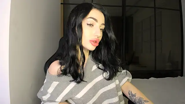 NancyLovee  online show from 10-19-25, 08:17