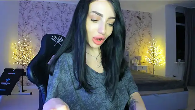 NancyLovee  online show from 12-21-25, 04:25