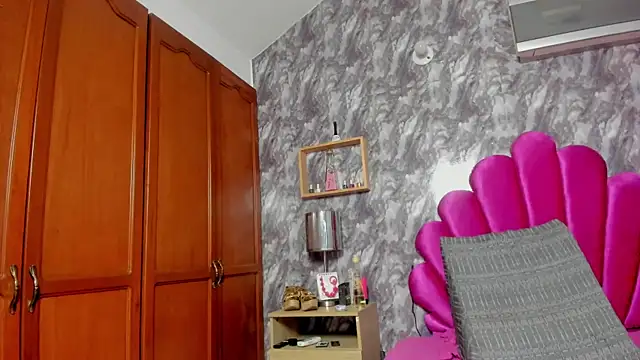 EMMAPARISS online show from 03-13-25, 03:17