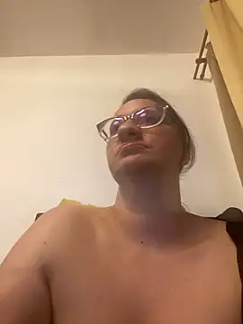 Snapshot of gloria7v05 chatting on 03-10-26, 02:15 gloria7v05 online show from 03-10-26, 02:15