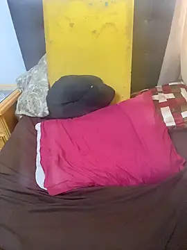 Snapshot of gloria7v05 chatting on 03-25-26, 12:59 gloria7v05 online show from 03-25-26, 12:59