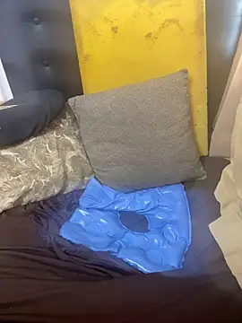 Snapshot of gloria7v05 chatting on 04-01-26, 01:41 gloria7v05 online show from 04-01-26, 01:41