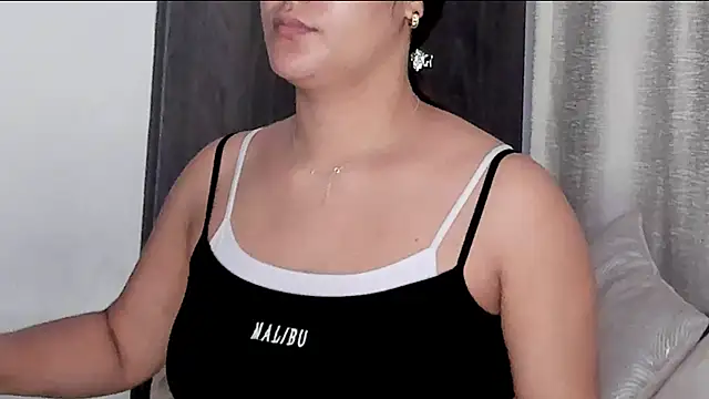 LexyRobert online show from 03-11-25, 01:23