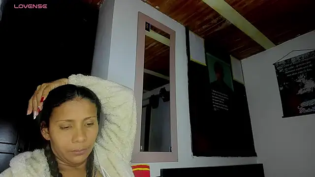 Nenita Hot  online show from 10-02-25, 04:27