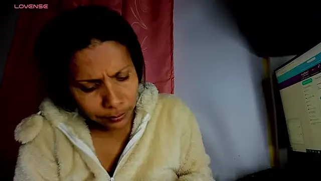 Nenita Hot  online show from 09-10-25, 03:38