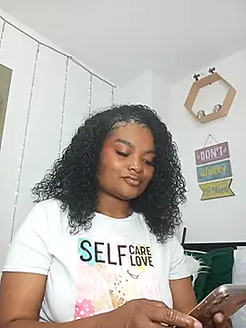 Snapshot of gianna_smith chatting on 10-16-25, 07:44 gianna smith online show from 10-16-25, 07:44