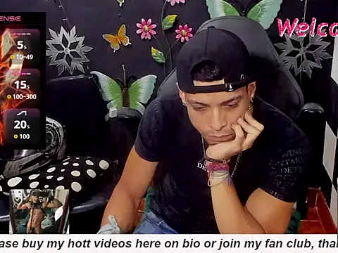Snapshot of MikeRose94 chatting on 10-05-25, 06:09 MikeRose94 online show from 10-05-25, 06:09