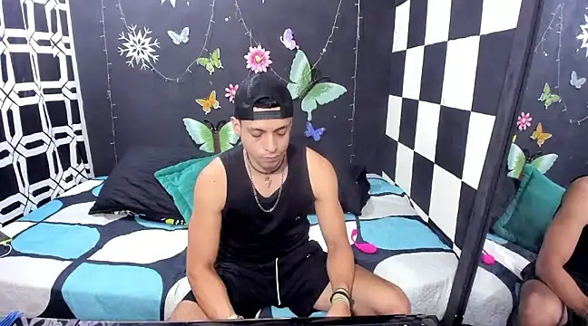 Snapshot of MikeRose94 chatting on 03-12-25, 08:20 MikeRose94 online show from 03-12-25, 08:20