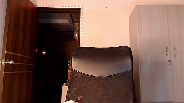 mistressbigcock777 online show from 05-08-26, 06:39