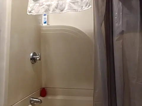 Snapshot of maccdaddy87 chatting on 12-21-25, 03:08 maccdaddy87 online show from 12-21-25, 03:08