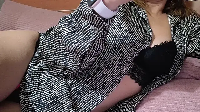 ScarletScarlet15 online show from 10-26-25, 02:17