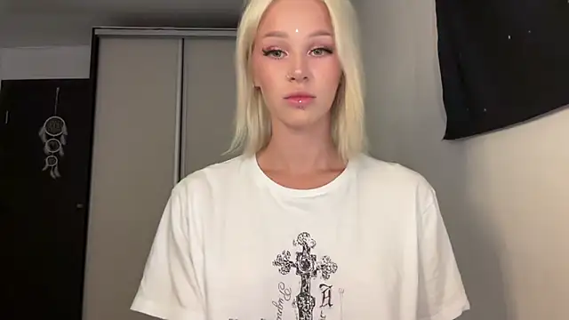 ur molly online show from 06-19-26, 12:44
