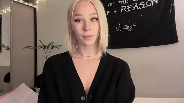 ur molly online show from 04-27-26, 01:42