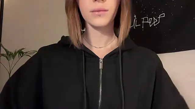 ur molly online show from 04-16-26, 04:57