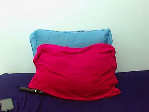 SweetPetiteMiaXX online show from 03-14-25, 03:48