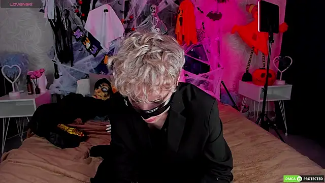 TrevorBenson online show from 10-31-25, 03:25