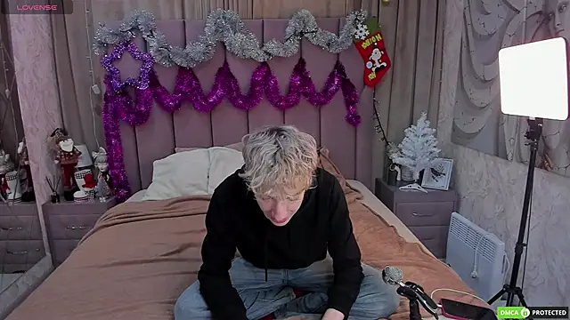 TrevorBenson online show from 12-15-25, 03:23