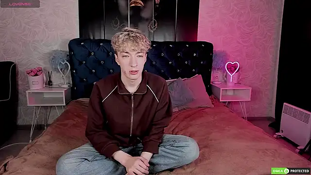 TrevorBenson online show from 11-22-25, 03:27