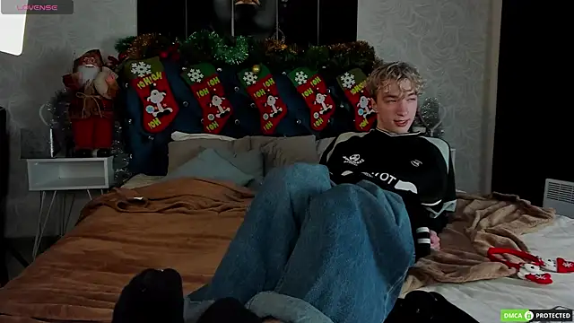 TrevorBenson online show from 12-20-25, 03:42