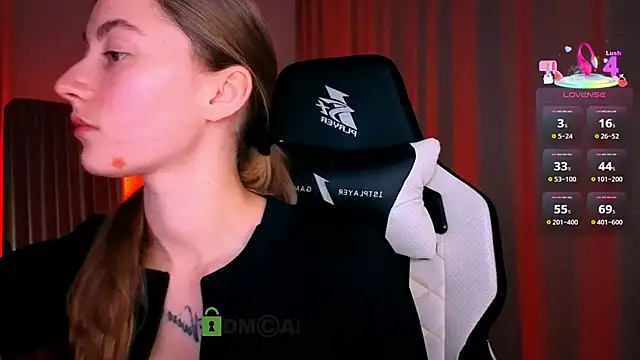 Snapshot of lady_curls chatting on 02-20-26, 11:50 lady curls online show from 02-20-26, 11:50