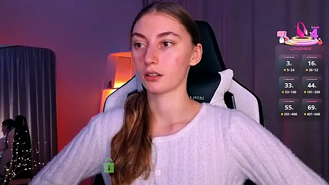 Snapshot of lady_curls chatting on 01-31-26, 09:46 lady curls online show from 01-31-26, 09:46