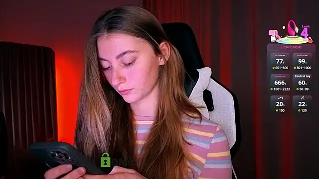 Snapshot of lady_curls chatting on 02-19-26, 11:23 lady curls online show from 02-19-26, 11:23