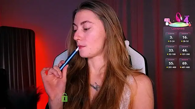 Snapshot of lady_curls chatting on 02-25-26, 11:37 lady curls online show from 02-25-26, 11:37