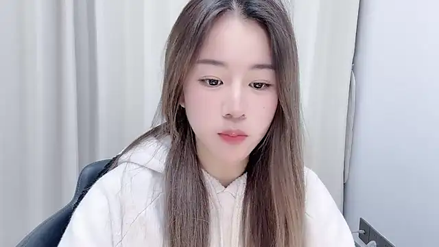 chloe-01 online show from 12-30-24, 12:31