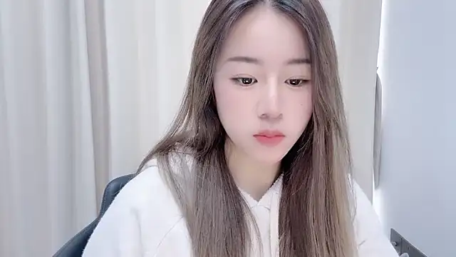 chloe-01 online show from 12-29-24, 04:48