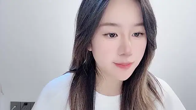 chloe-01 online show from 11-18-25, 04:05