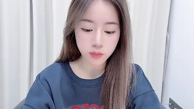 chloe-01 online show from 12-11-24, 12:23